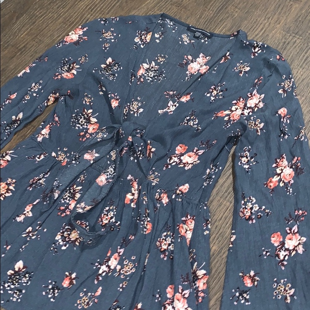 Bell Sleeve Key Hole Front Tie Top